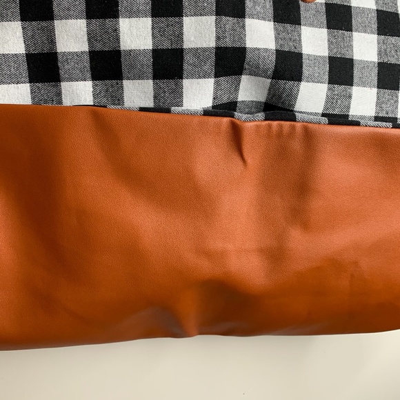 Women's Buffalo Check Weekender Hand Bag - Picture 2 of 6